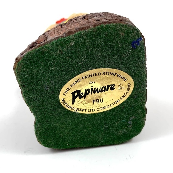 1970's Hand painted PEPIWARE stoneware shy owl with hat and roses - Picture 7 of 10